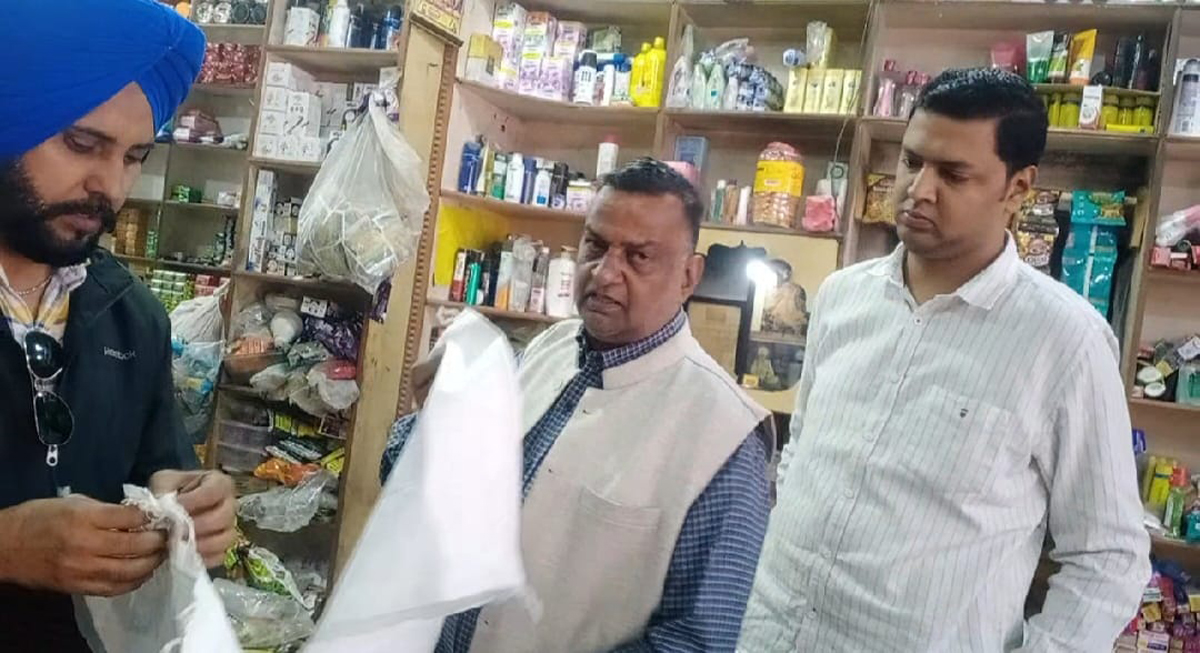 खरड़ नगर काउंसिल द्वारा दुकानों की चेकिंग